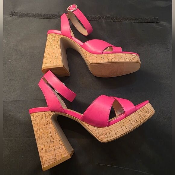 BRAND NEW SODA STRAPPY BLOCK HEEL OPEN TOE WOMENS SANDAL - Picture 16 of 16